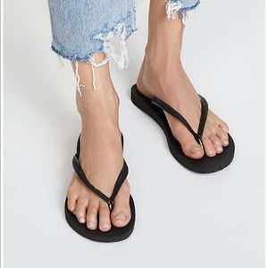 Women’s Havaianas in Black Sz 9-10